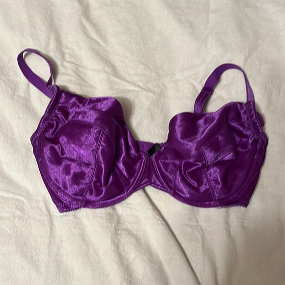 Fredericks of Hollywood smooth sensation bra 34d purple